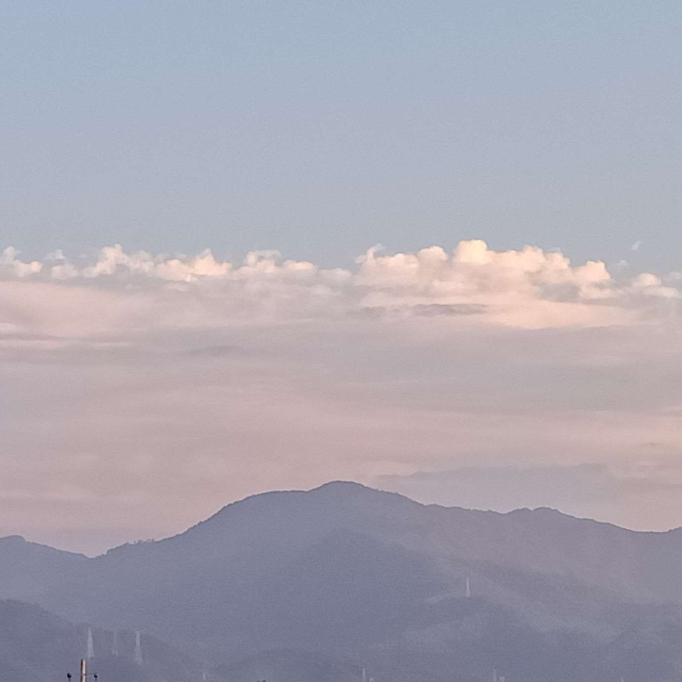 丅、