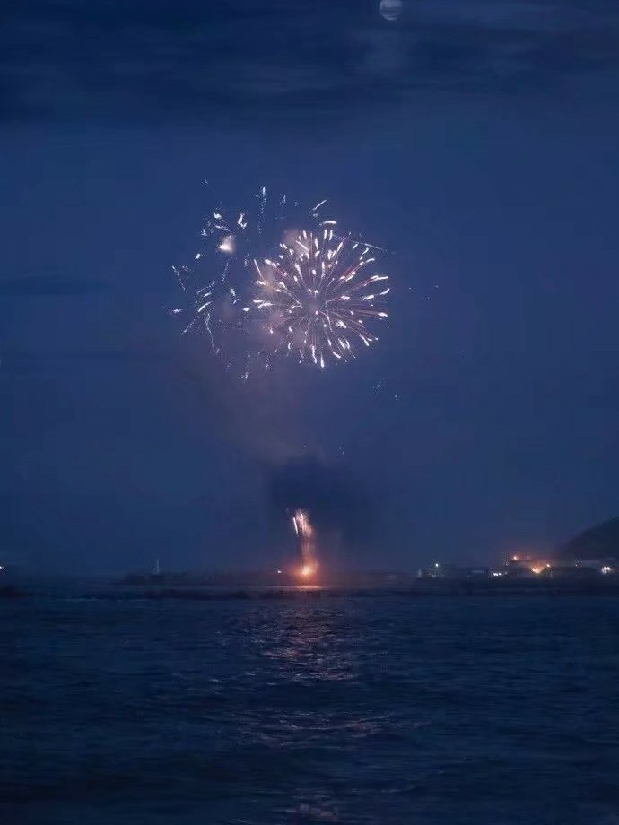 霞霞等着风