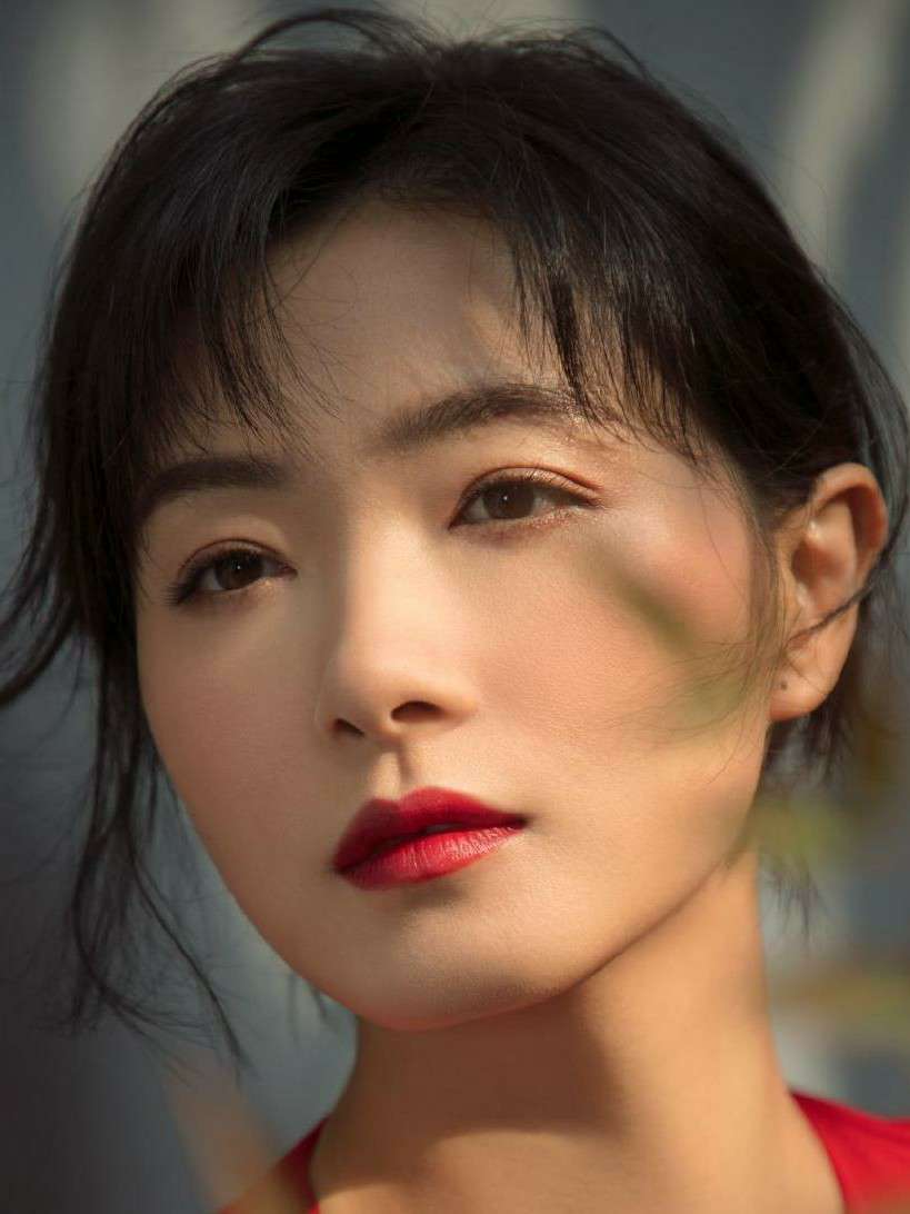 万茜