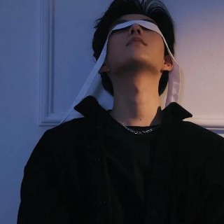招风←