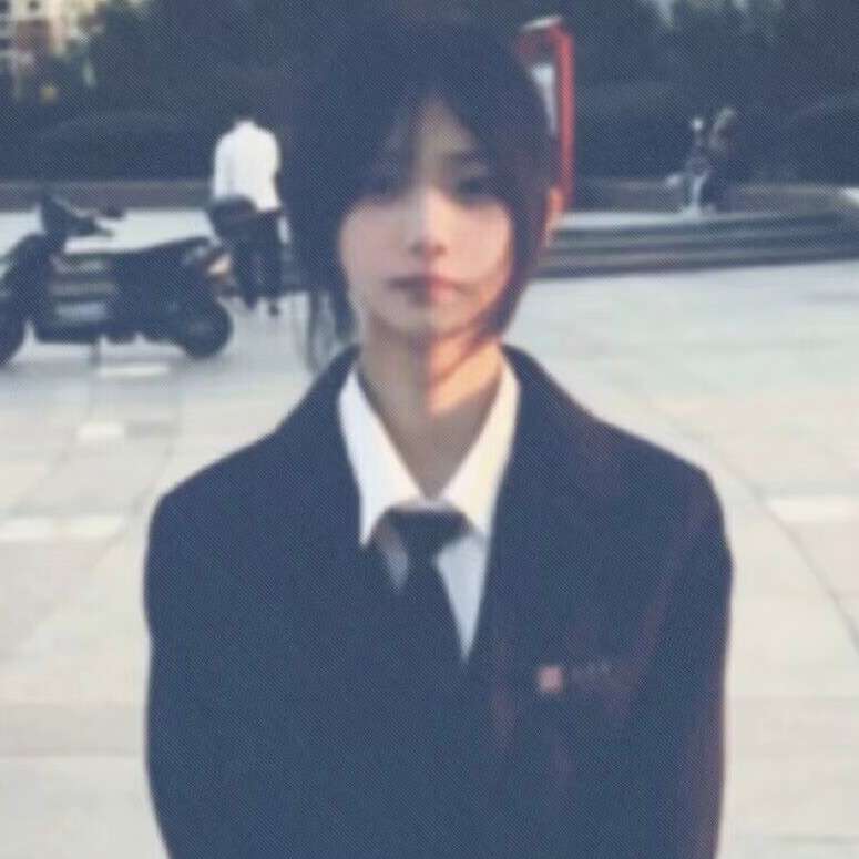 在角落里写诗