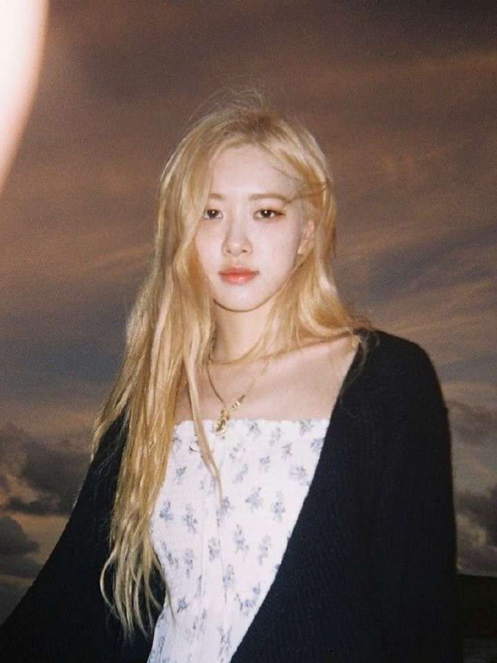 ROSÉ朴彩英