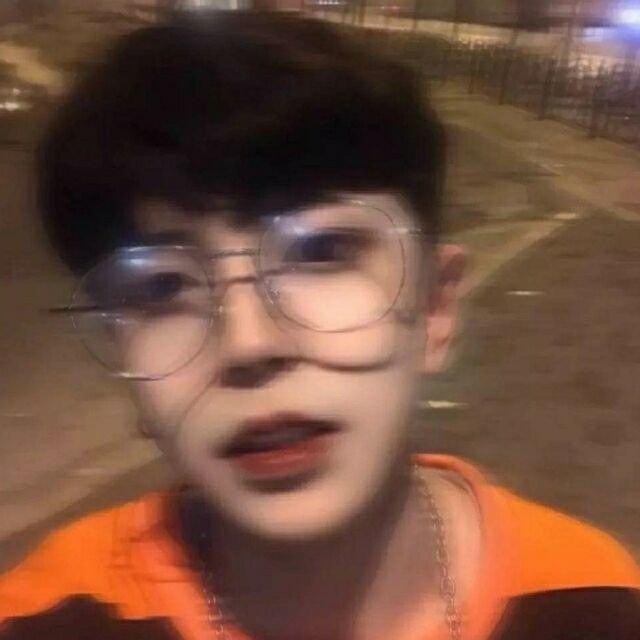 她爹开口八百万、的专辑