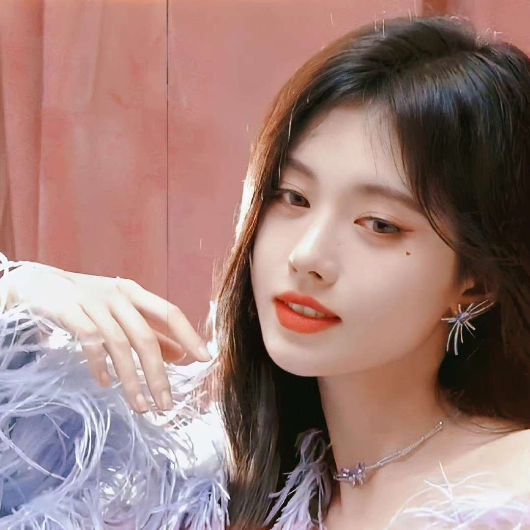 鞠婧祎