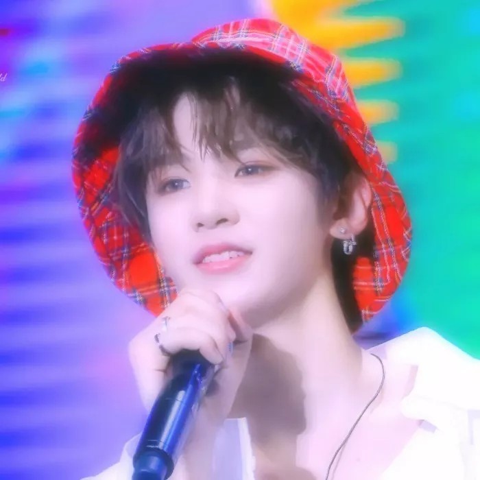 黄明昊justin