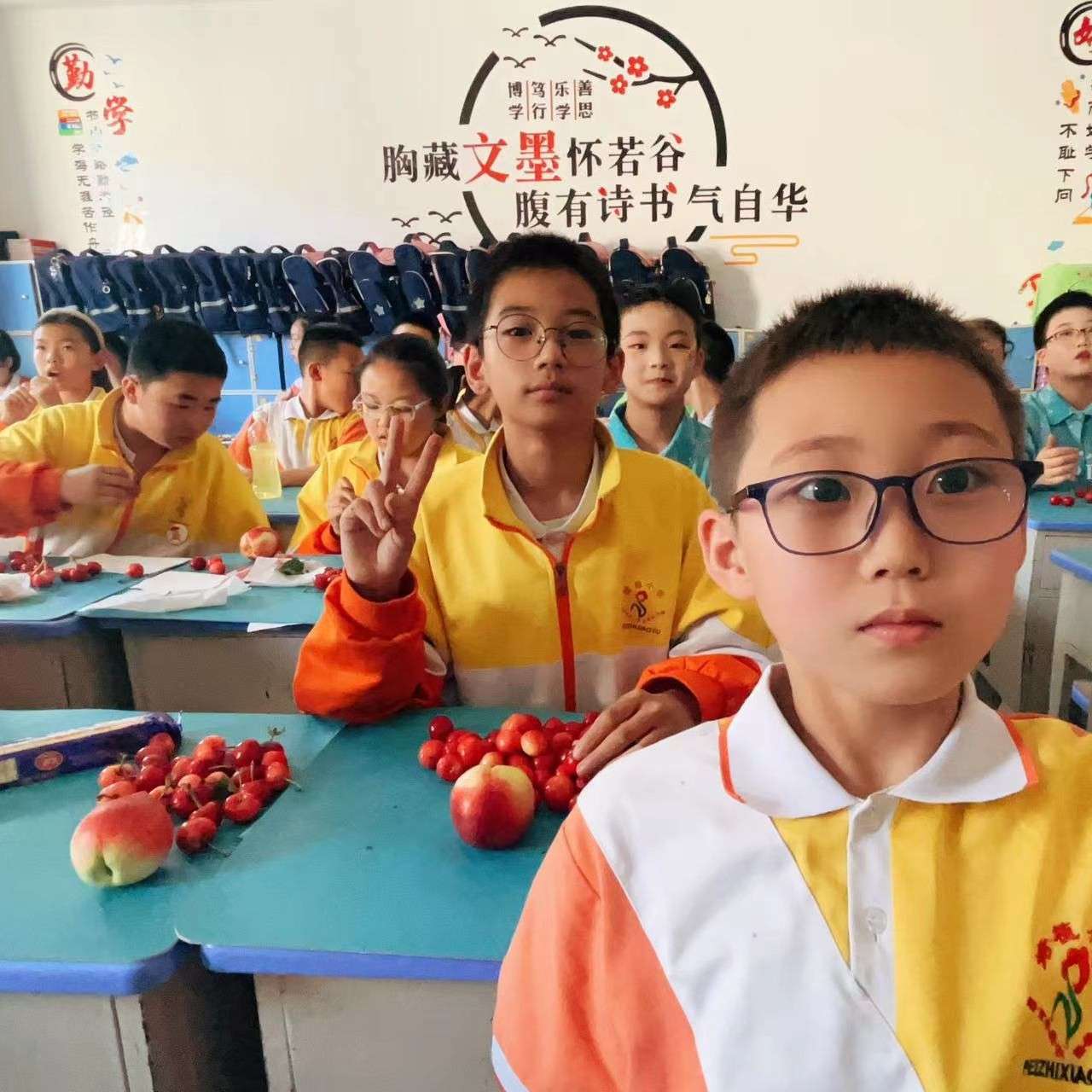 同学们