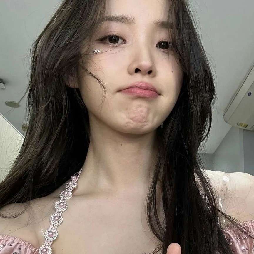 <>