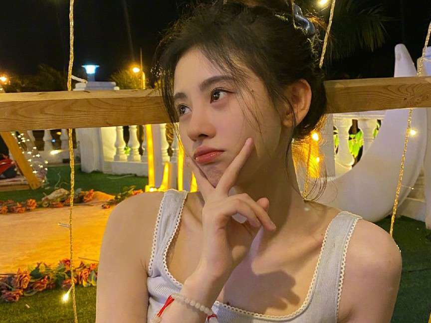 鞠婧祎