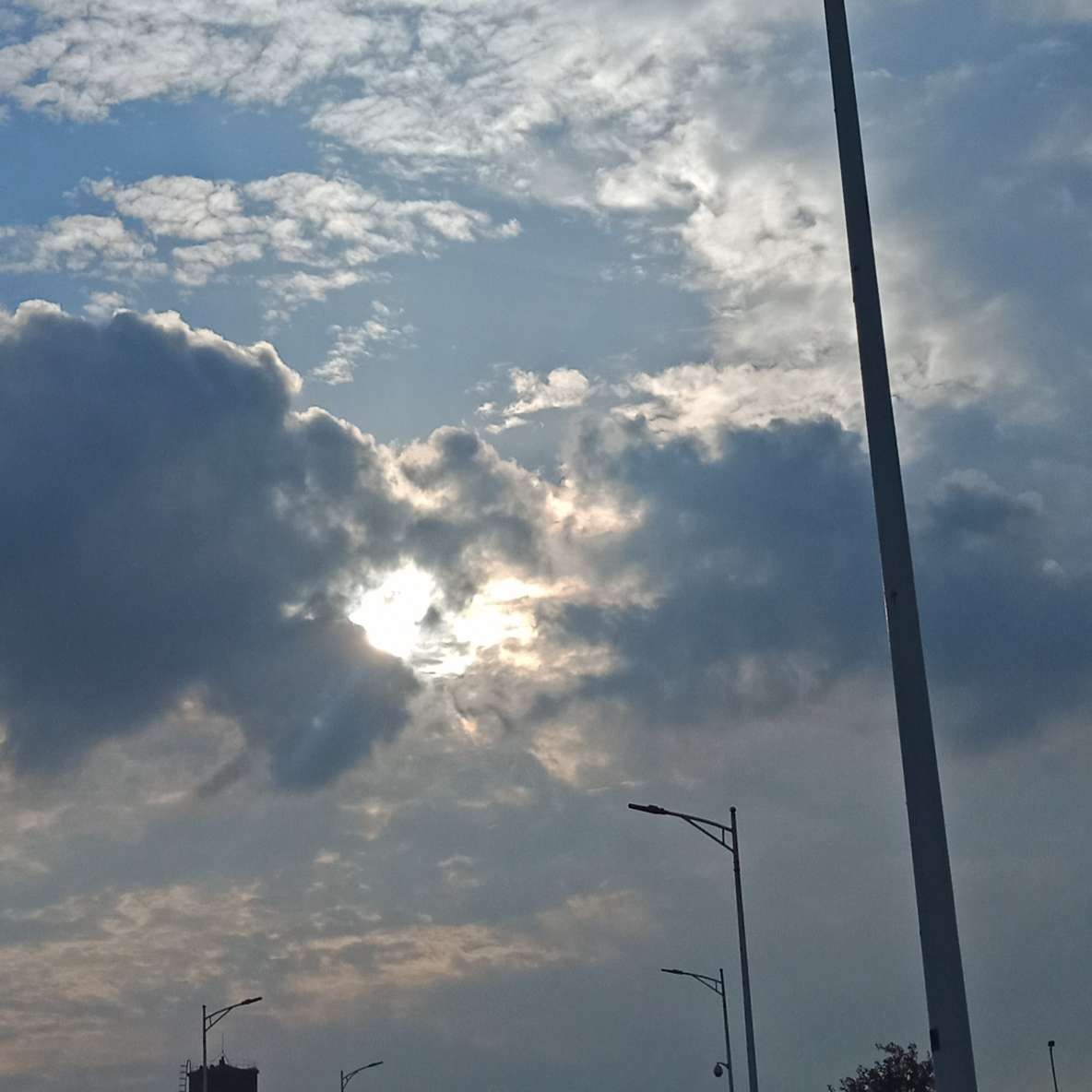 海上月是天上月...