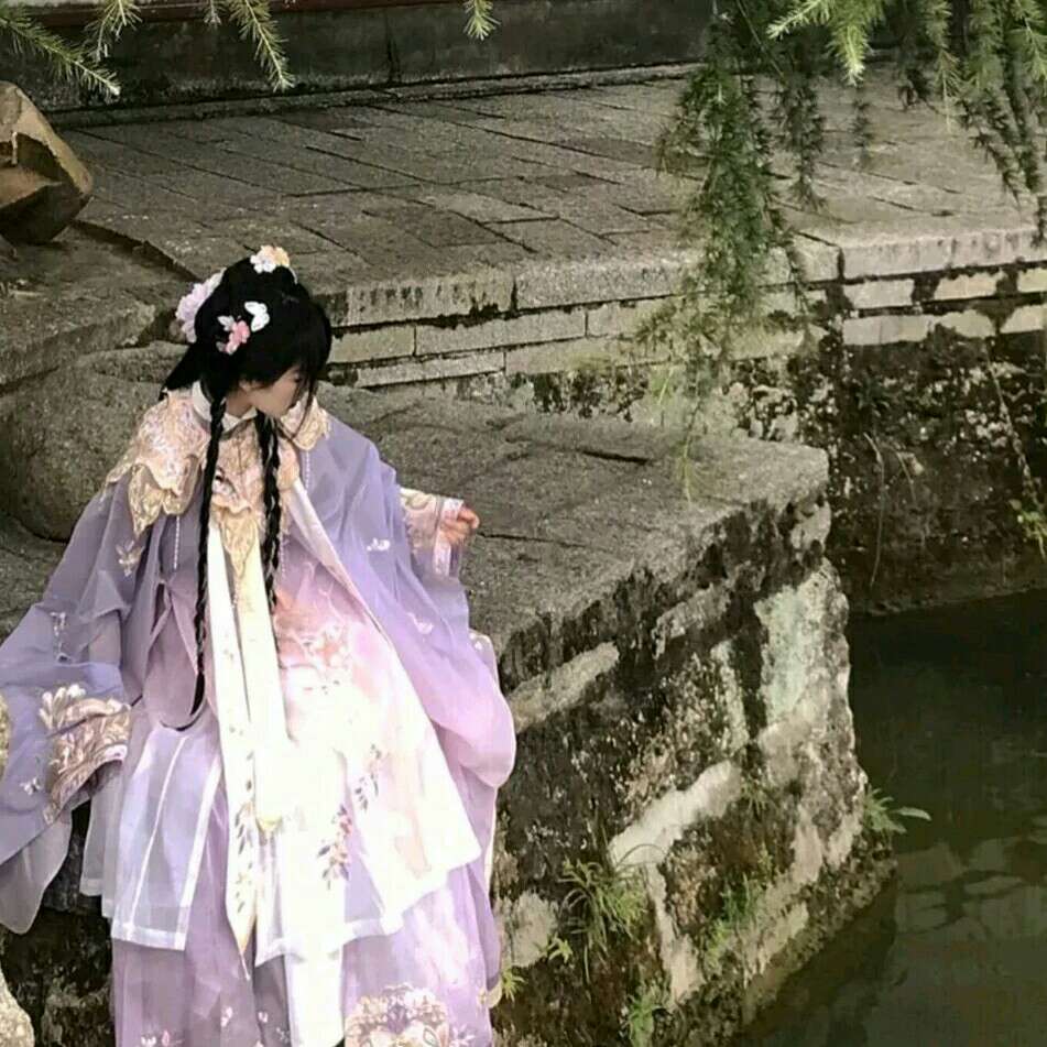 鱼龙混杂什么都有