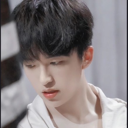 黄子弘凡