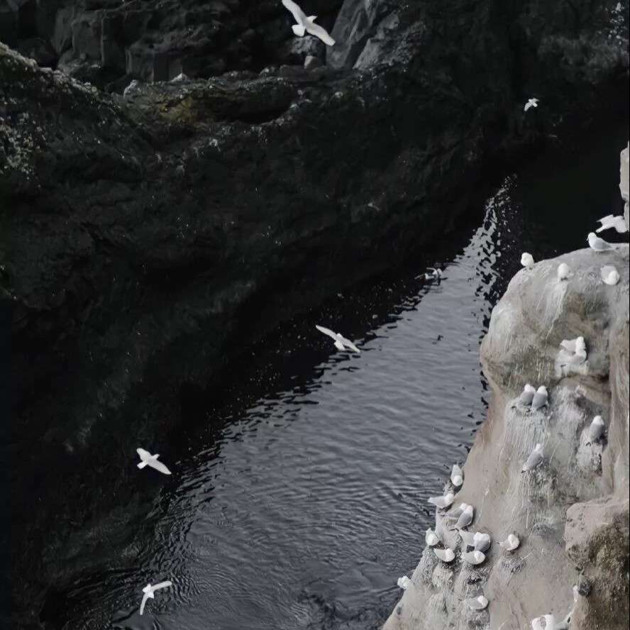 难过