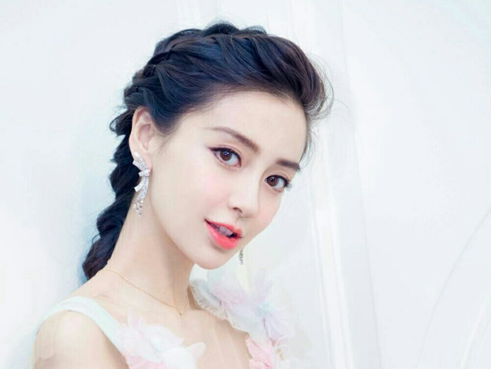 杨家大军，如颖随行。