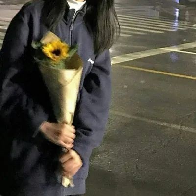 瓒