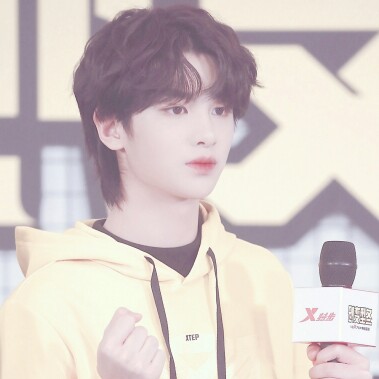 黄明昊