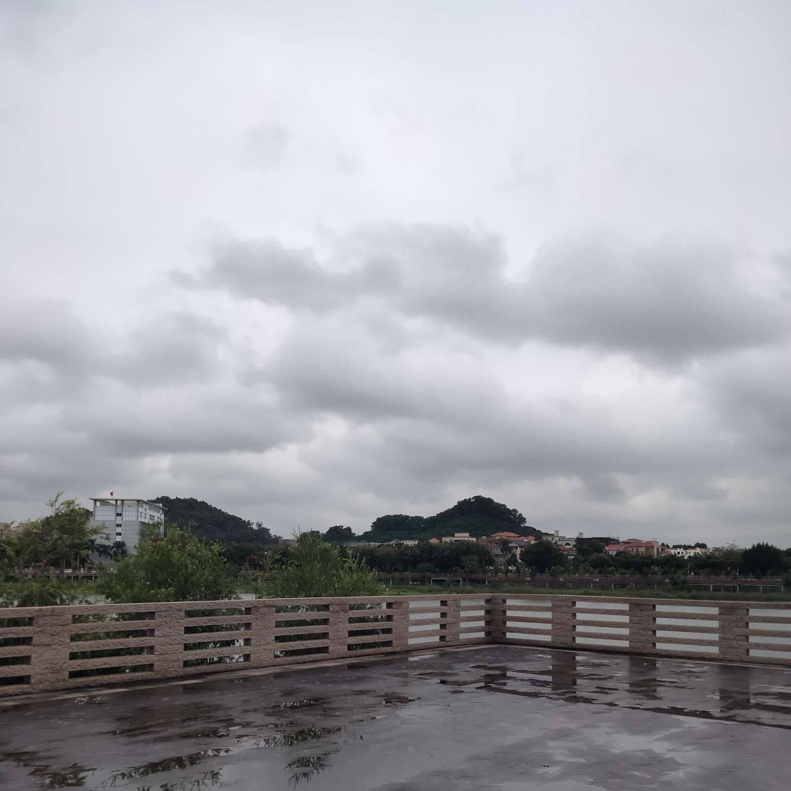 夏毕氙的专辑