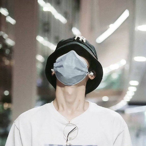严浩翔