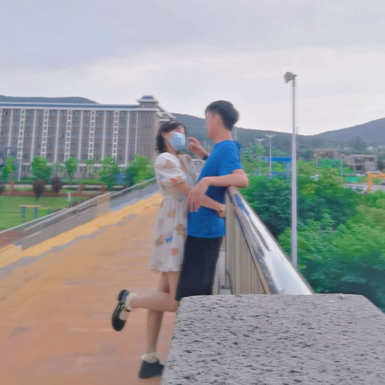 游飞打蚊子