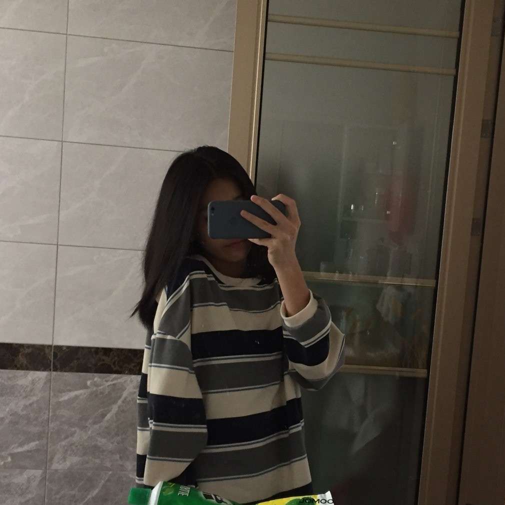 嗯