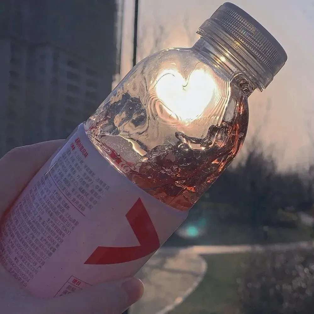 她