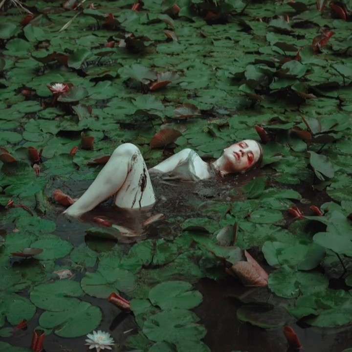 U