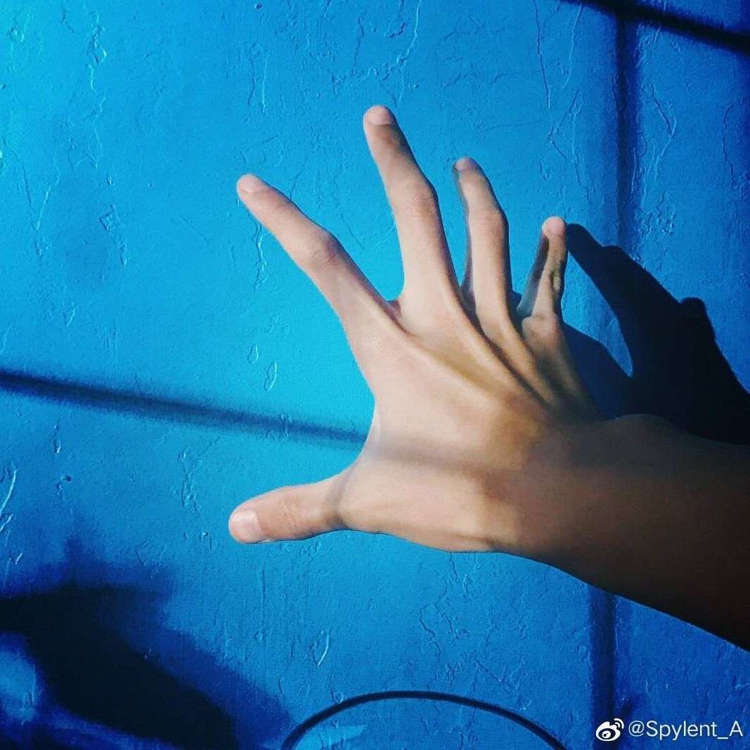 多多少少于他