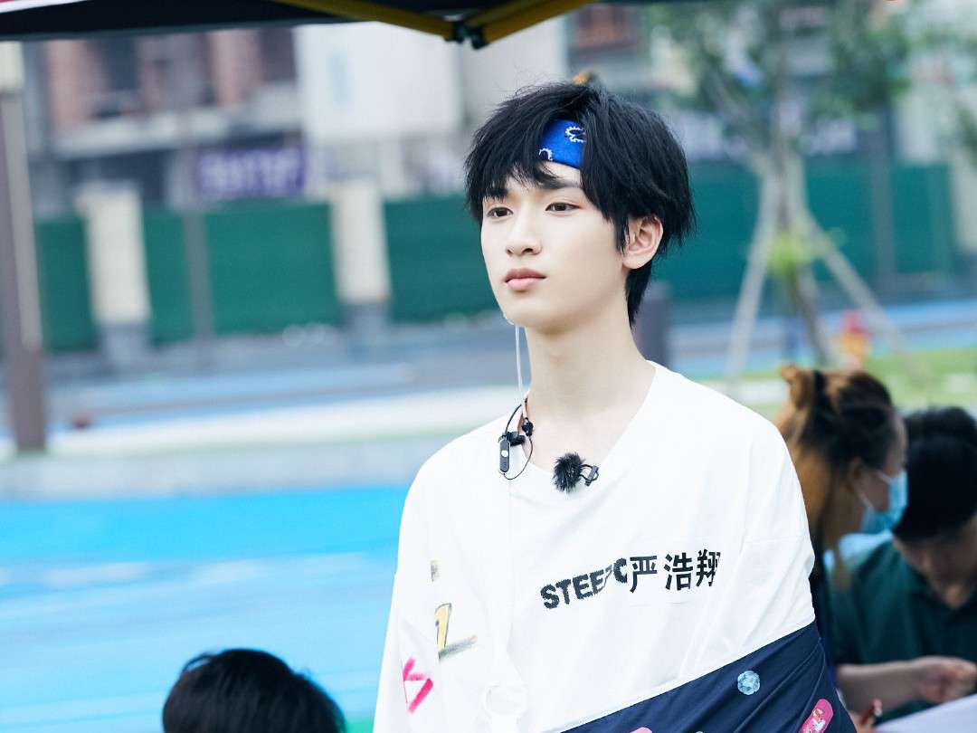 严浩翔