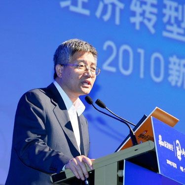 张维迎