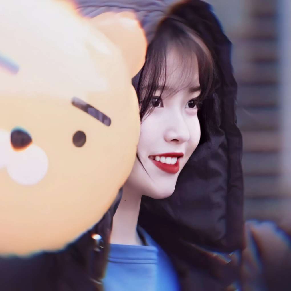 IU