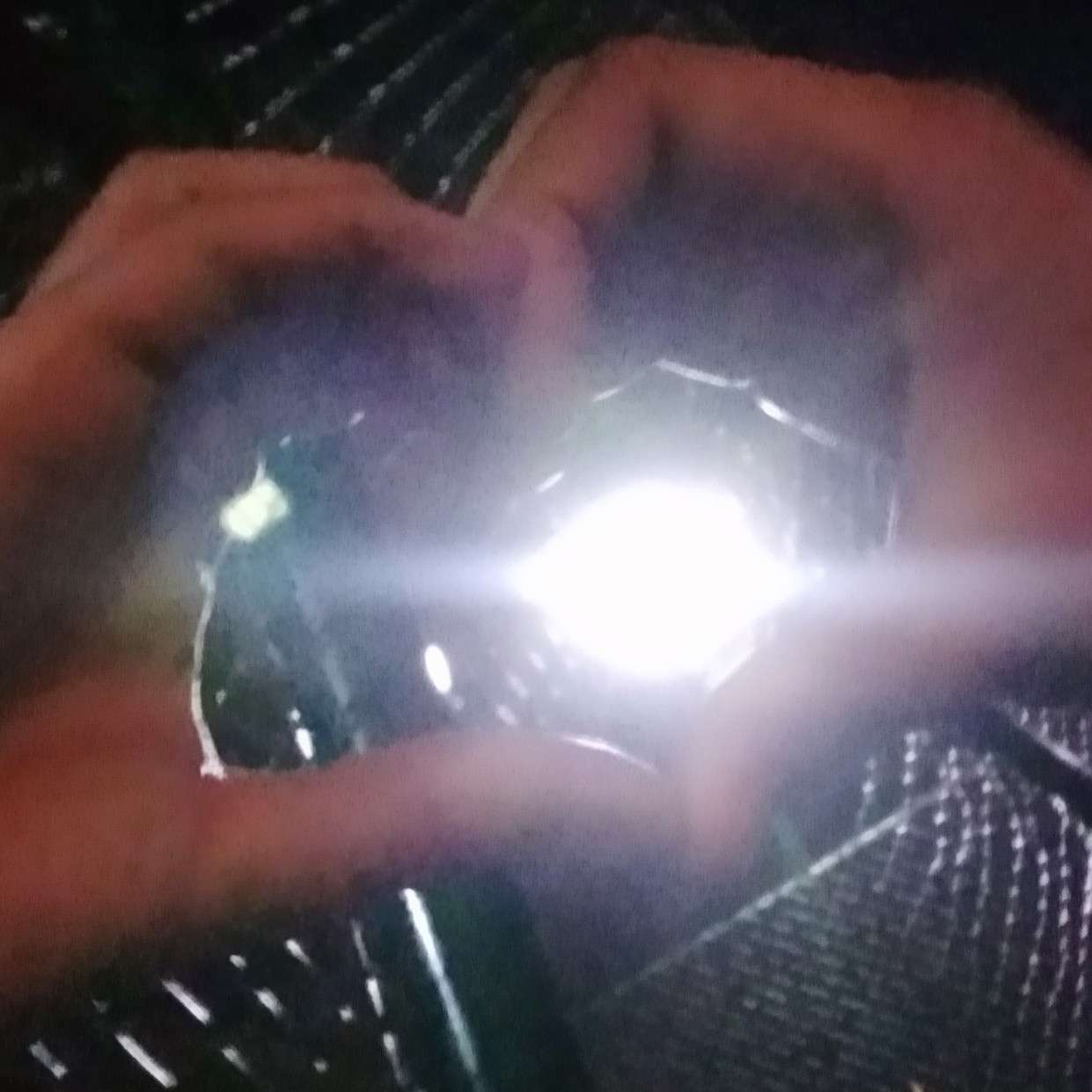 月