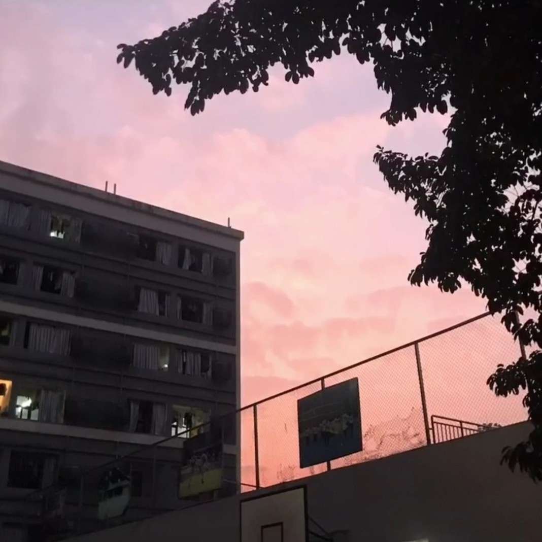 生活还算理想.