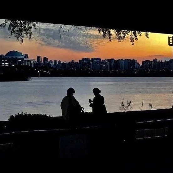喜欢满大街都是，相爱才是最为珍稀的