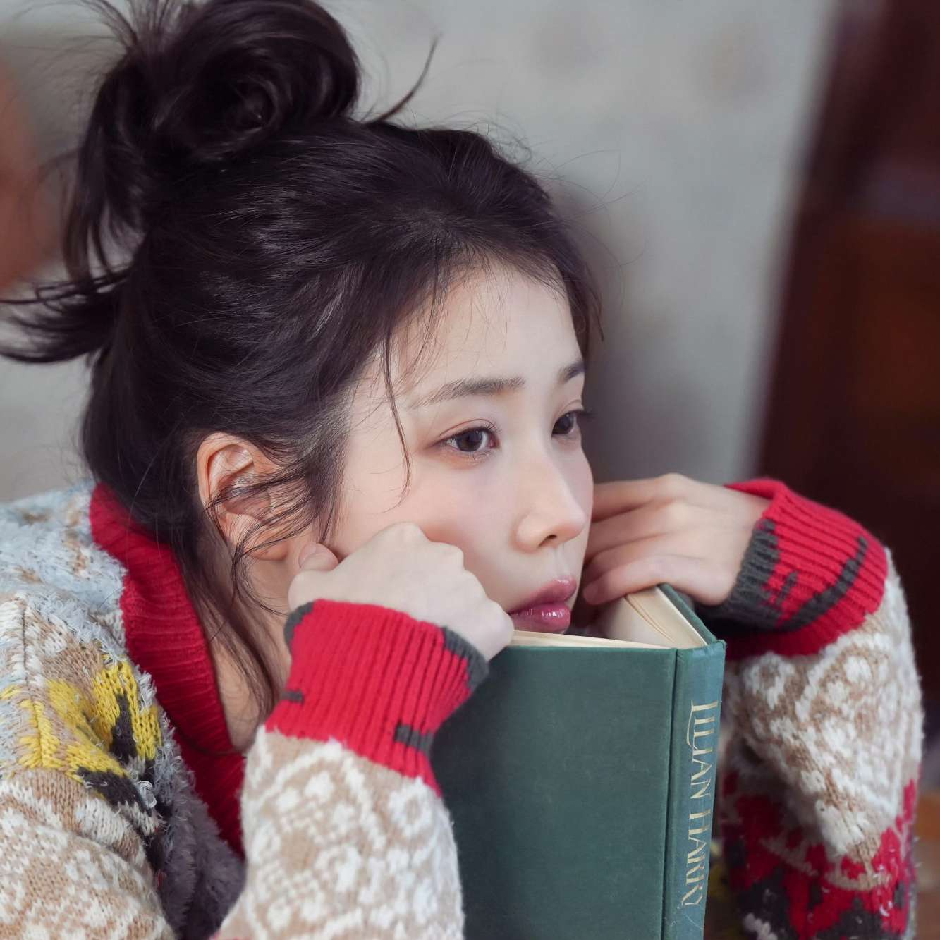 IU