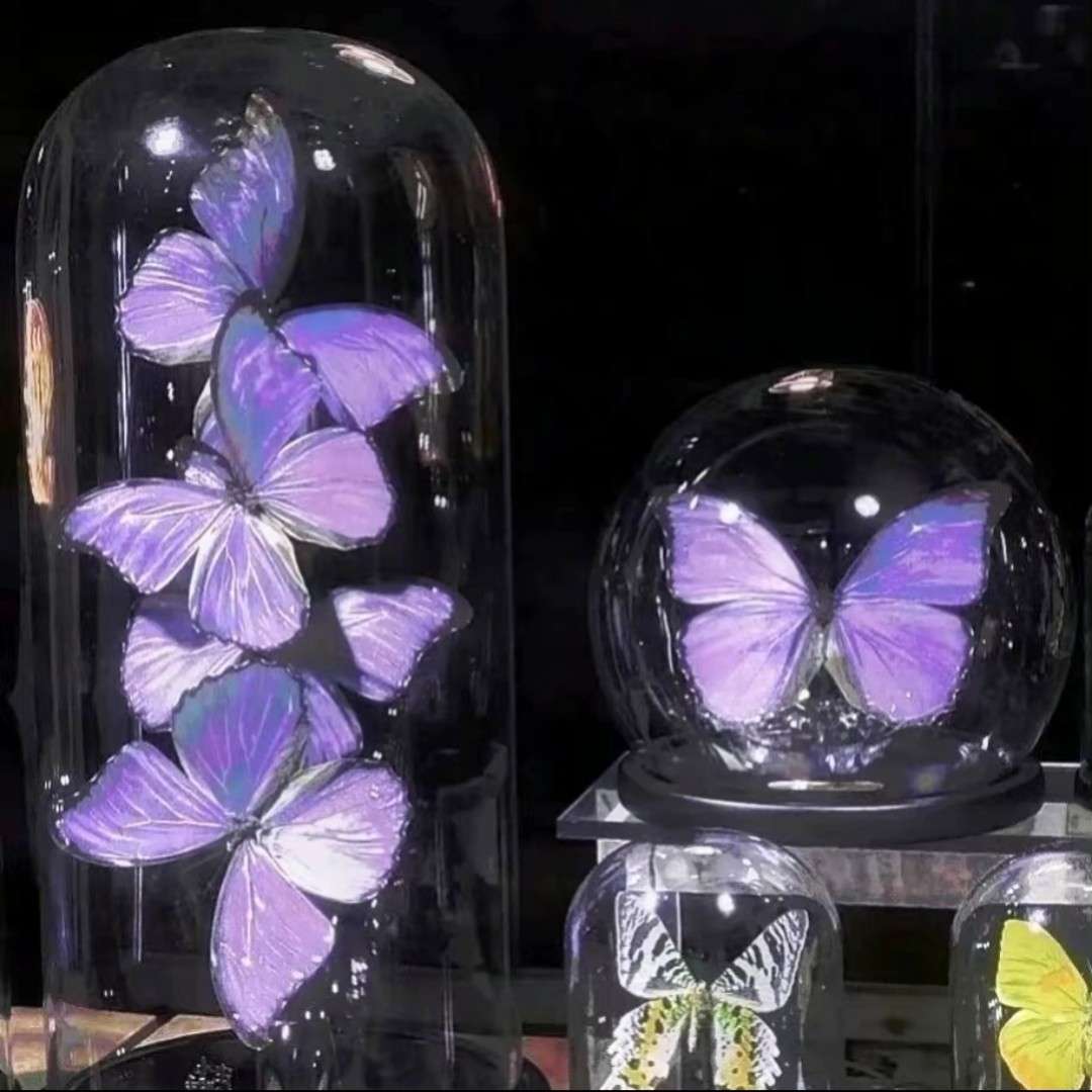 不明.