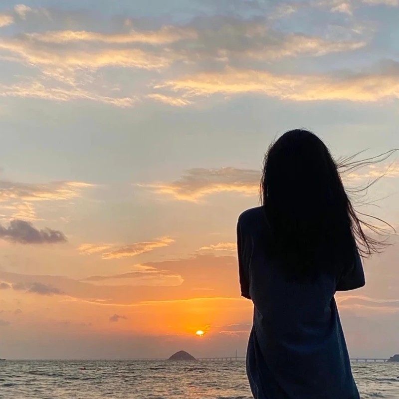 她的小梨窝