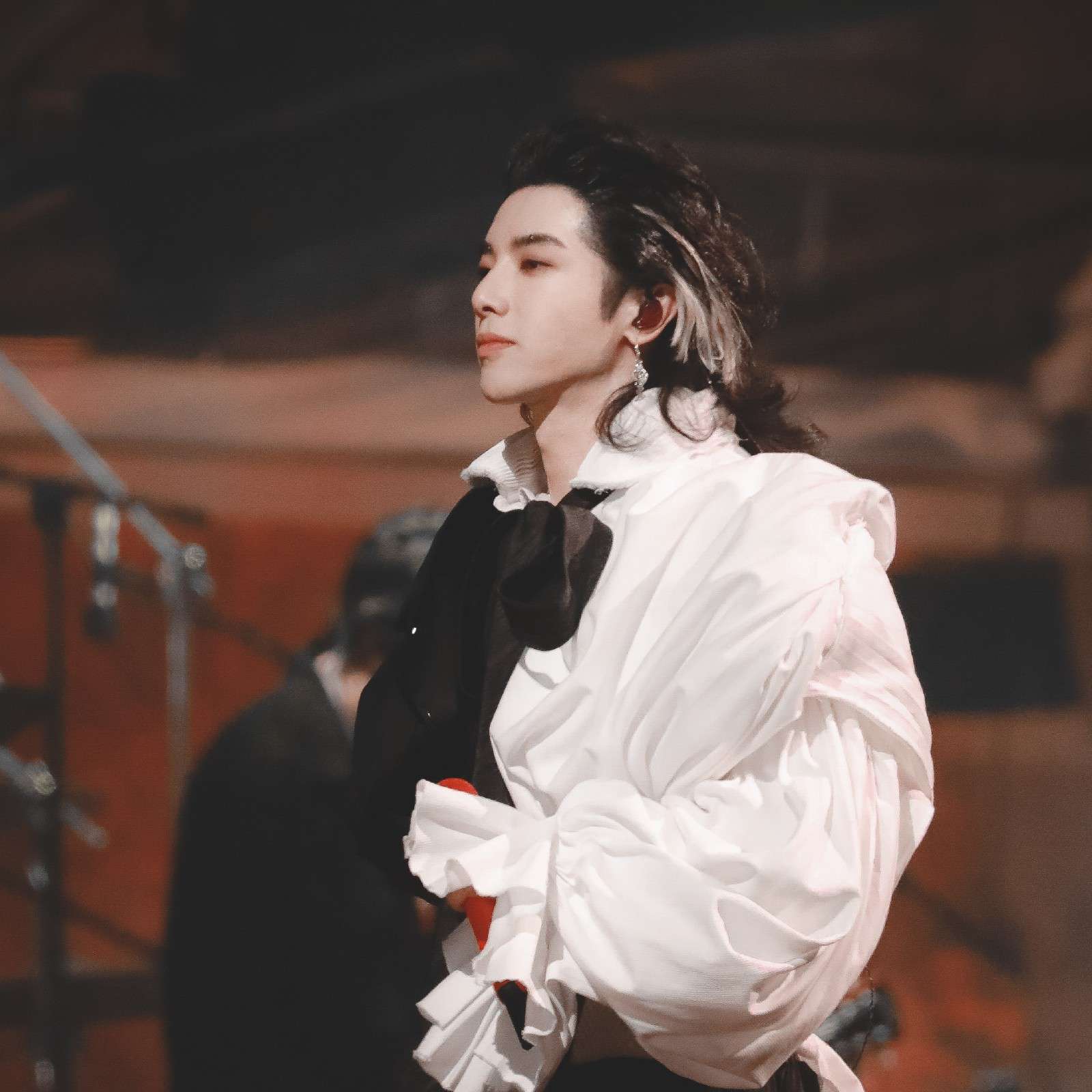 歌王华晨宇