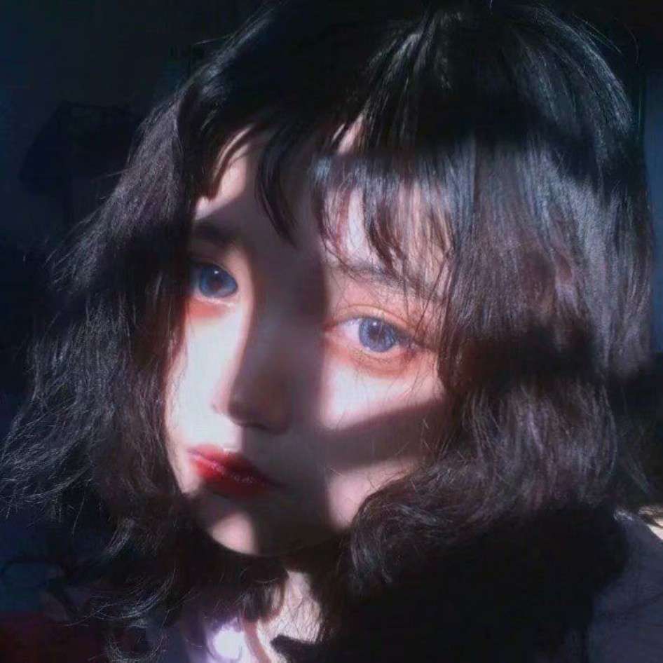 《白》