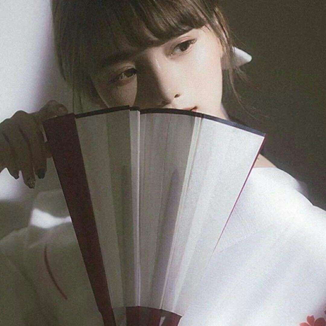 Nefelibata的专辑