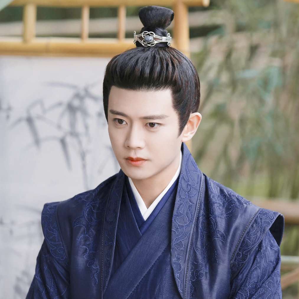 任嘉伦